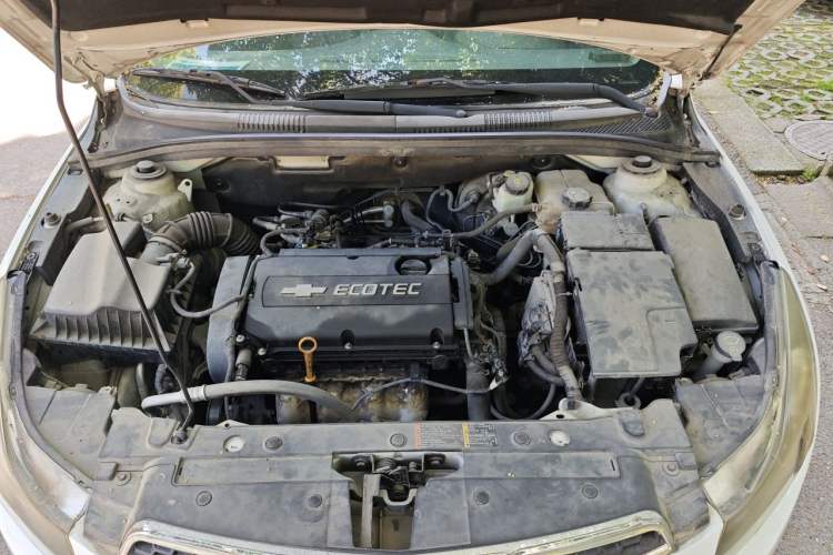 Used Chevrolet Cruze 2012 1.6L SL Grand Edition Manual Transmission Engine Bay