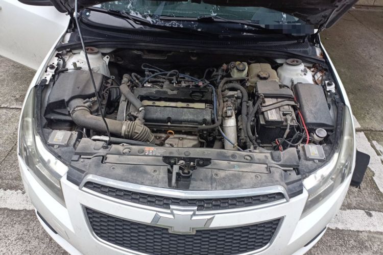 Used Chevrolet Cruze 2012 1.6T SE MT Engine Bay