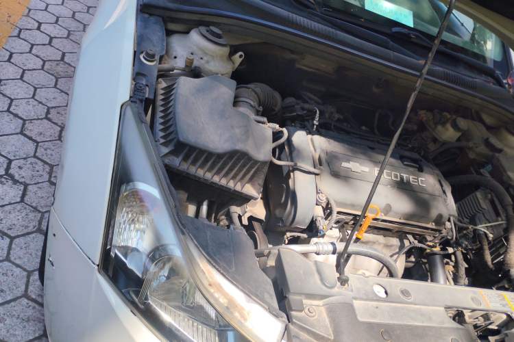 Used Chevrolet Cruze 2012 1.8L SE AT Engine Bay Right