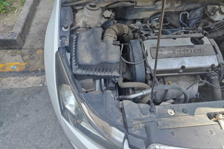 Used Chevrolet Cruze 2012 1.6L SL MT Engine Bay Right