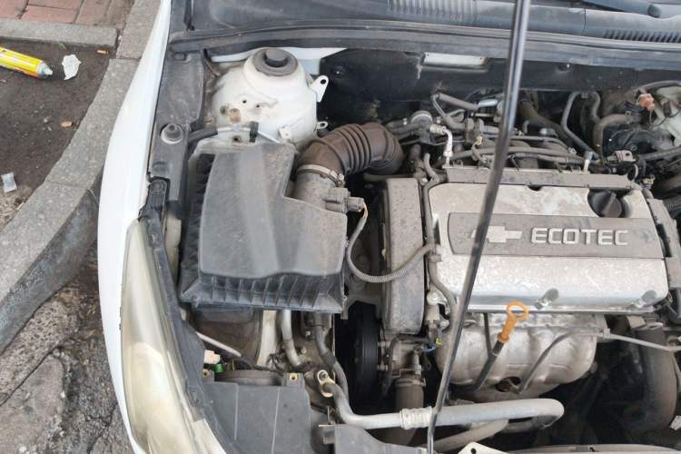 Used Chevrolet Cruze 2012 1.8L SE AT Engine Bay Right