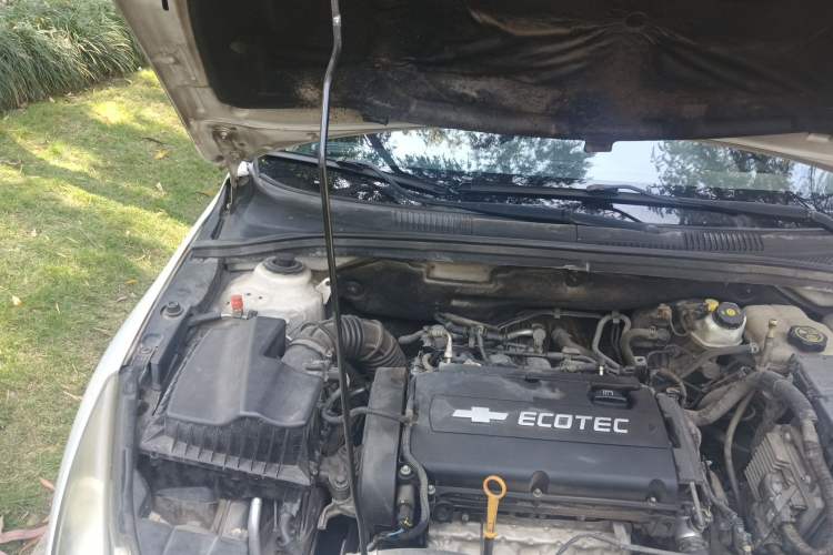 Used Chevrolet Cruze 2012 1.8L SE AT Engine Bay Right