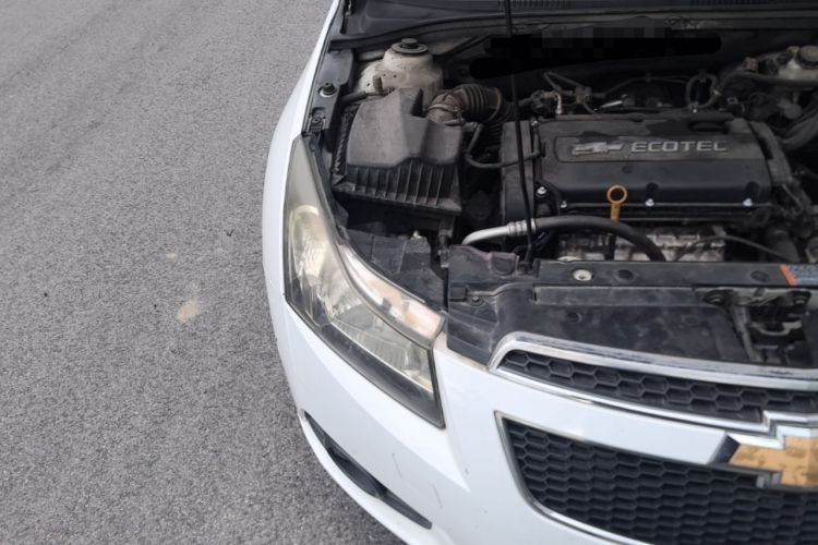 Used Chevrolet Cruze 2012 1.8L SE AT Engine Bay Right