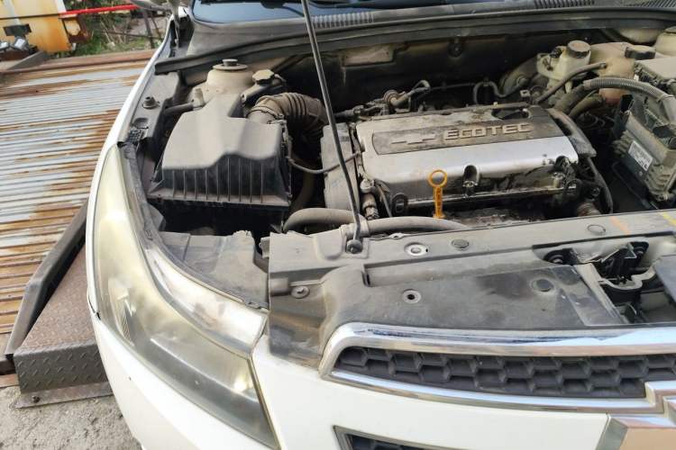 Used Chevrolet Cruze 2012 1.6L SE MT Engine Bay Right