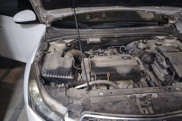 Used Chevrolet Cruze 2012 1.6L SE MT Engine Bay Right