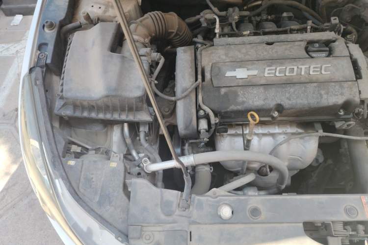 Used Chevrolet Cruze 2012 1.8L SE AT Engine Bay Right
