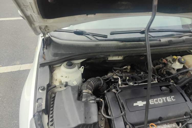 Used Chevrolet Cruze 2012 1.8L SE AT Engine Bay Right