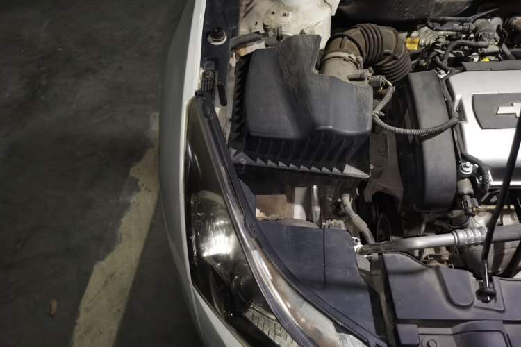 Used Chevrolet Cruze 2012 1.6L SE MT Engine Bay Right