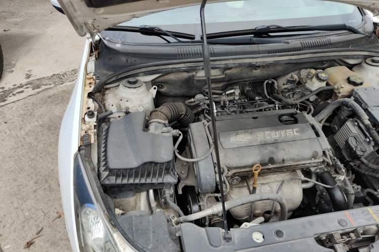 Used Chevrolet Cruze 2012 1.8L SE AT Engine Bay Right