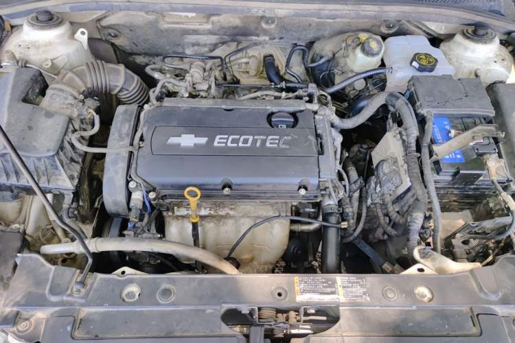 Used Chevrolet Cruze 2012 1.6L SL MT Engine Bay