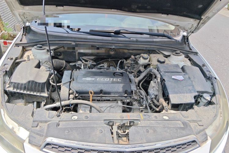 Used Chevrolet Cruze 2012 1.8L SE AT Engine Bay