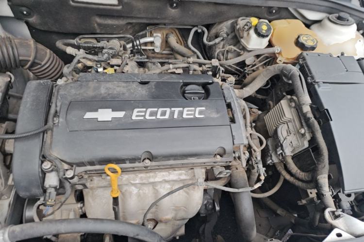Used Chevrolet Cruze 2012 1.6L SE MT Engine Bay