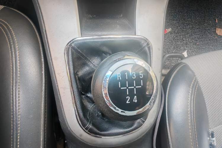Used Chevrolet Cruze 2012 1.6L SL MT Gear Lever