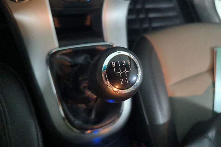 Used Chevrolet Cruze 2012 1.6L SE MT Gear Lever