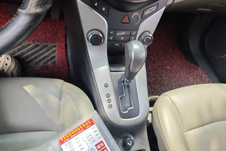 Used Chevrolet Cruze 2012 1.8L SE AT Gear Lever