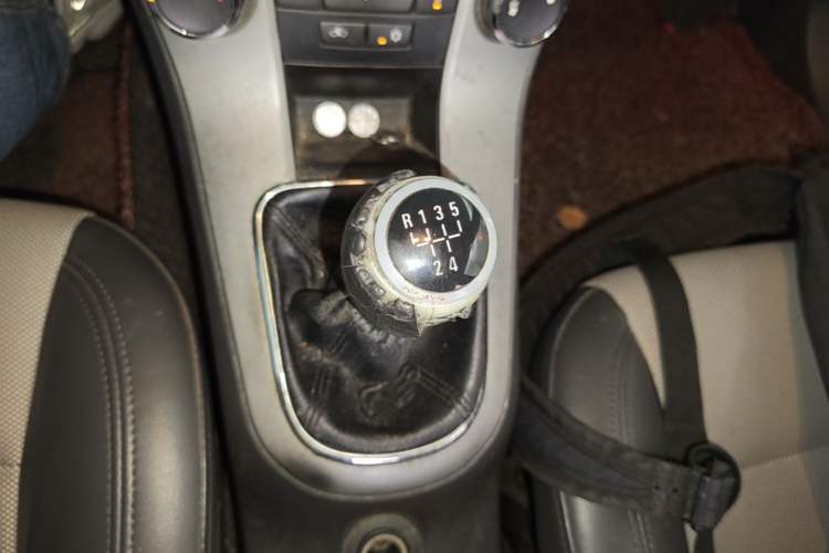 Used Chevrolet Cruze 2012 1.6L SL MT Gear Lever