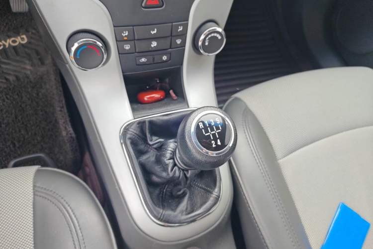 Used Chevrolet Cruze 2012 1.6L SE MT Gear Lever