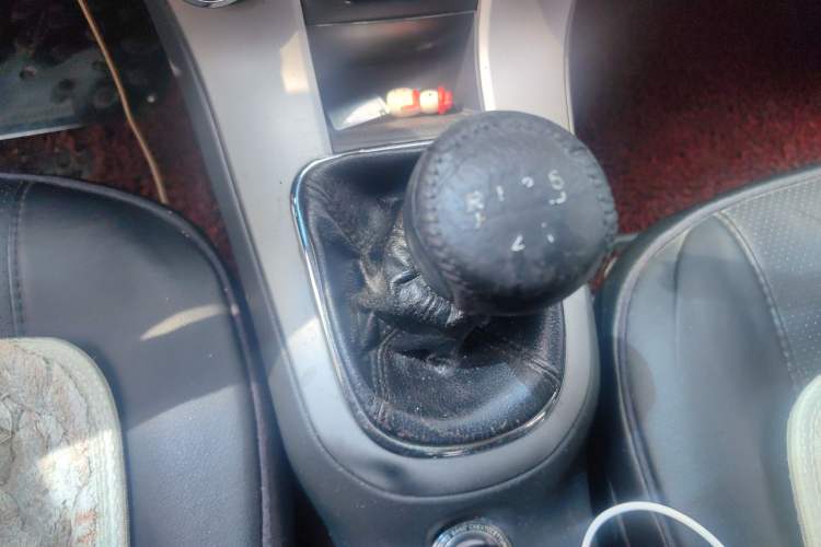 Used Chevrolet Cruze 2012 1.6L SE MT Gear Lever