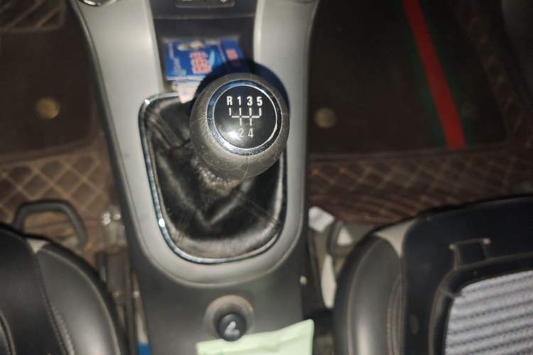 Used Chevrolet Cruze 2012 1.6L SE MT Gear Lever