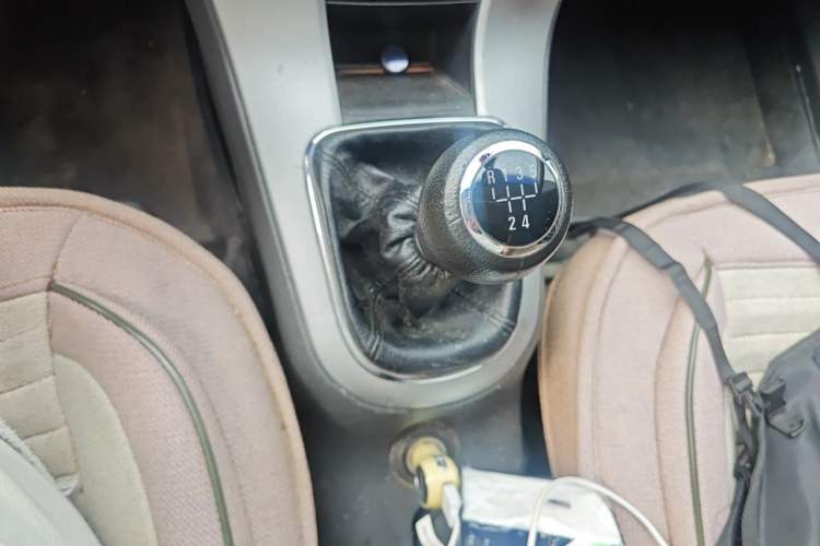Used Chevrolet Cruze 2012 1.6L SL MT Gear Lever