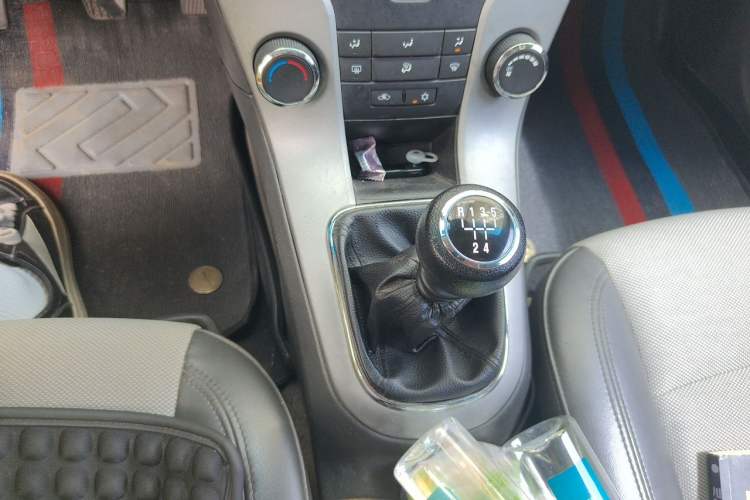 Used Chevrolet Cruze 2012 1.6L SL Grand Edition Automatic Gear Lever