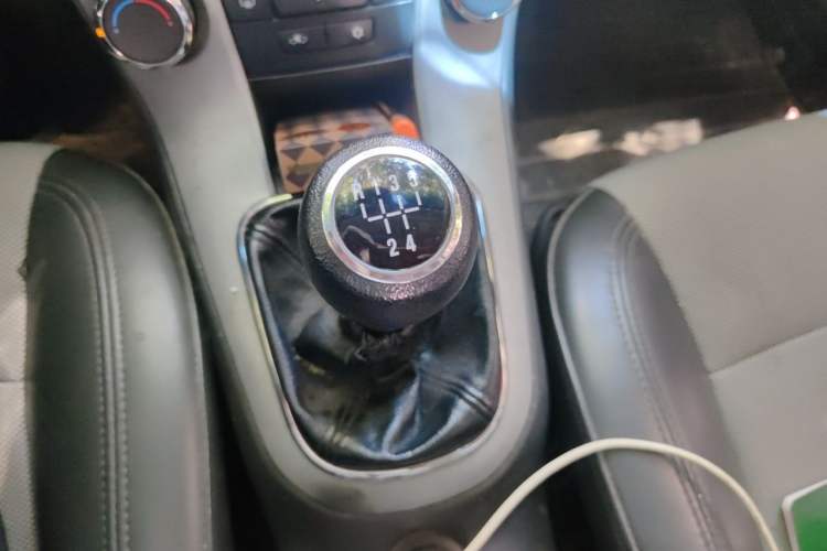 Used Chevrolet Cruze 2012 1.6L SL MT Gear Lever