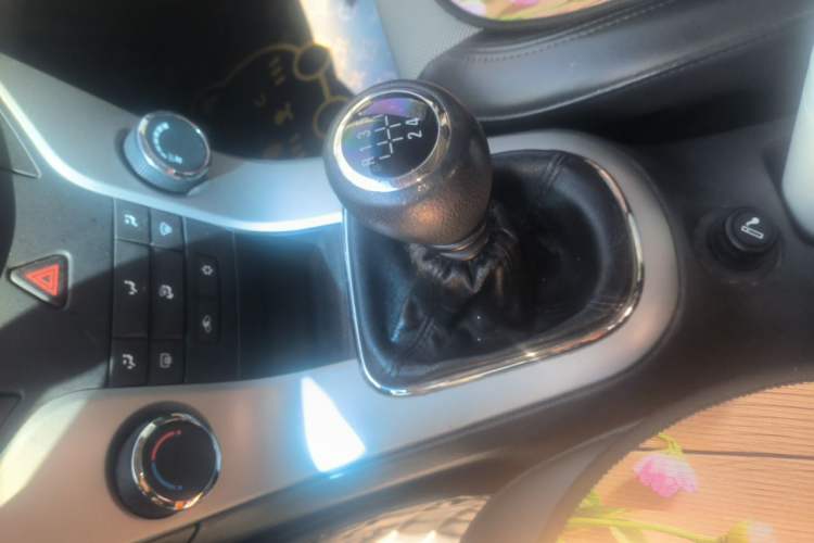 Used Chevrolet Cruze 2012 1.6L SE MT Gear Lever