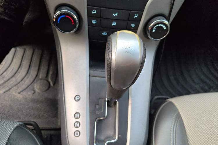 Used Chevrolet Cruze 2012 1.6L SE Automatic Gear Lever