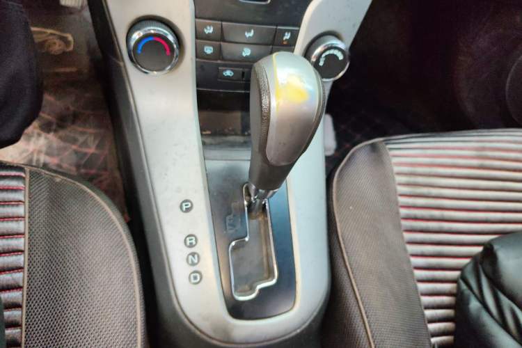 Used Chevrolet Cruze 2012 1.6L SL Grand Edition Automatic Gear Lever