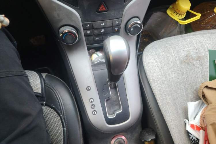 Used Chevrolet Cruze 2012 1.8L SE AT Gear Lever