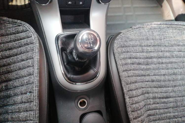 Used Chevrolet Cruze 2012 1.6L SL MT Gear Lever