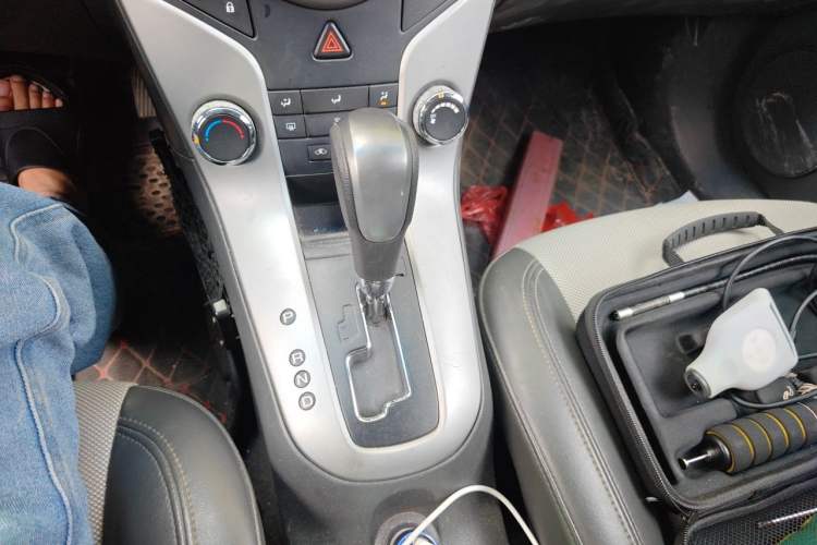 Used Chevrolet Cruze 2012 1.6L SL Grand Edition Automatic Gear Lever