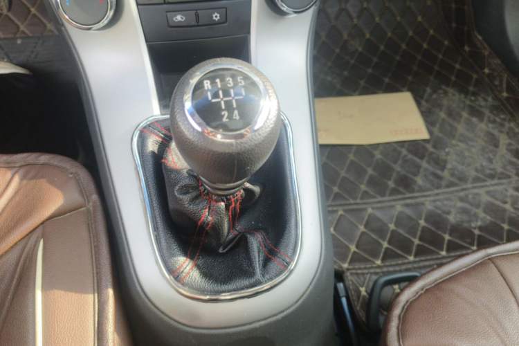 Used Chevrolet Cruze 2012 1.6L SE MT Gear Lever