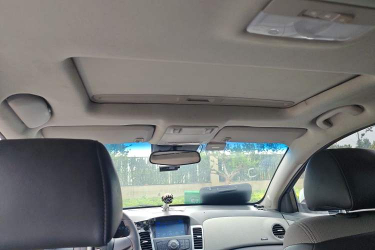 Used Chevrolet Cruze 2012 1.6L SE MT Headliner