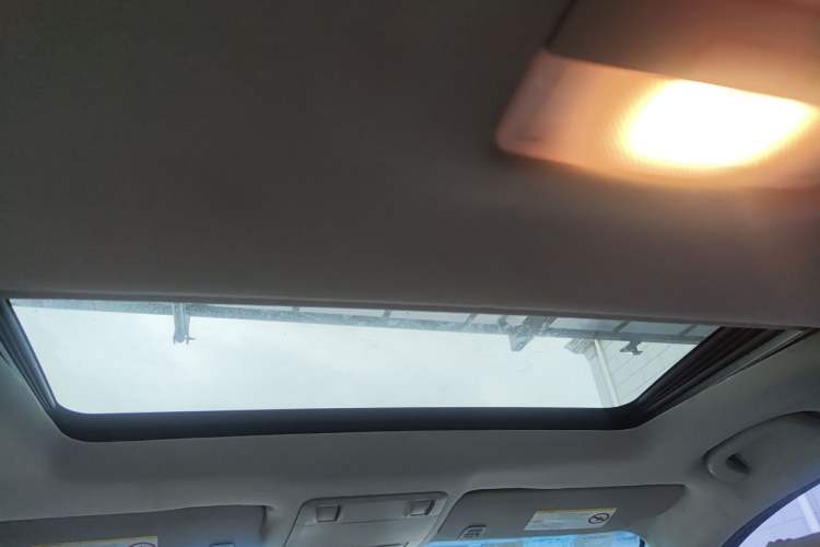 Used Chevrolet Cruze 2012 1.6L SL Grand Edition Manual Transmission Headliner