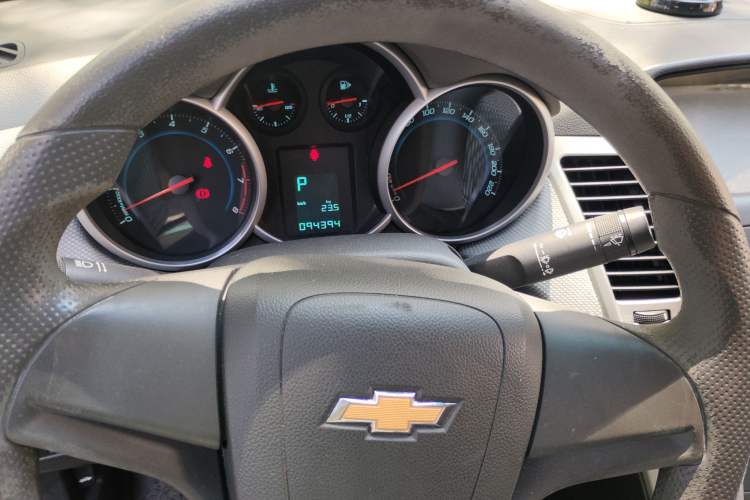 Used Chevrolet Cruze 2012 1.8L SE AT Instrument Cluster
