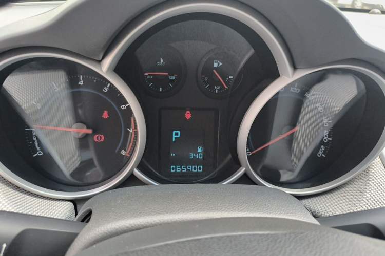 Used Chevrolet Cruze 2012 1.8L SE AT Instrument Cluster