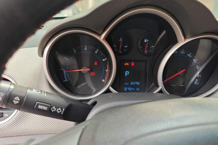 Used Chevrolet Cruze 2012 1.8L SE AT Instrument Cluster