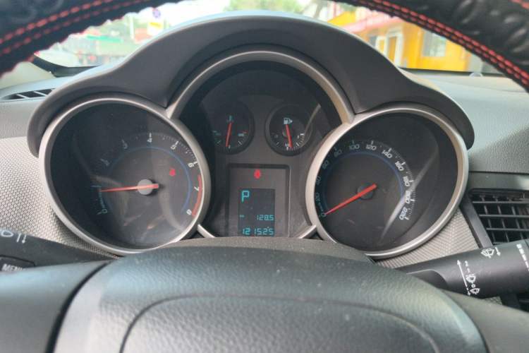 Used Chevrolet Cruze 2012 1.8L SE AT Instrument Cluster