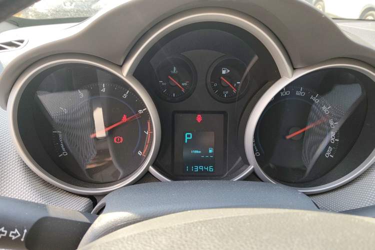 Used Chevrolet Cruze 2012 1.8L SE AT Instrument Cluster