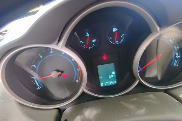 Used Chevrolet Cruze 2012 1.6L SL MT Instrument Cluster