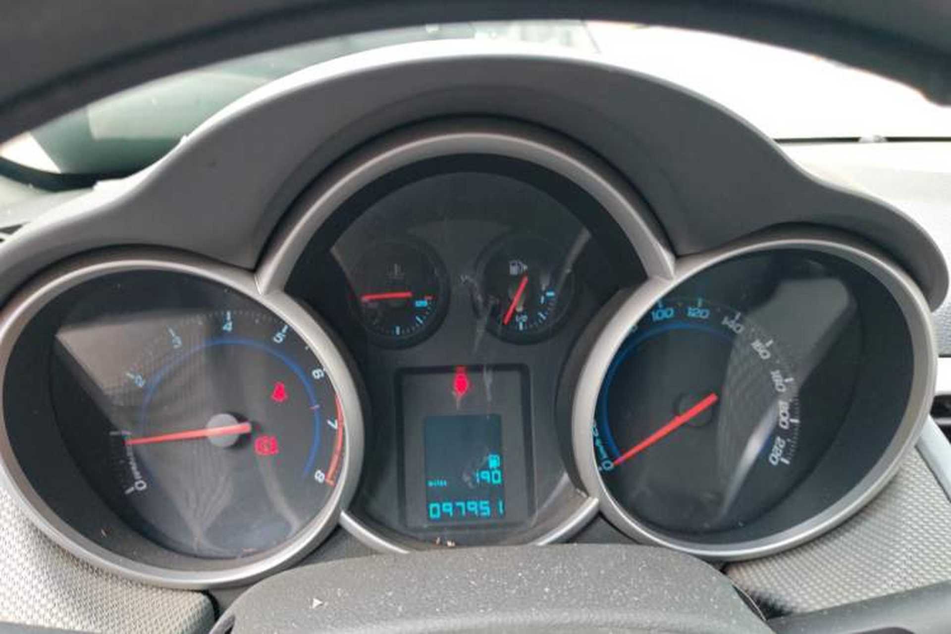 Used Chevrolet Cruze 2012 1.6L SE MT Instrument Cluster