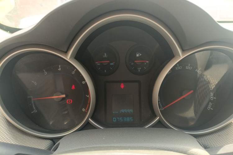 Used Chevrolet Cruze 2012 1.6L SL MT Instrument Cluster