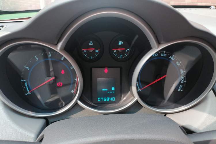 Used Chevrolet Cruze 2012 1.6L SL MT Instrument Cluster
