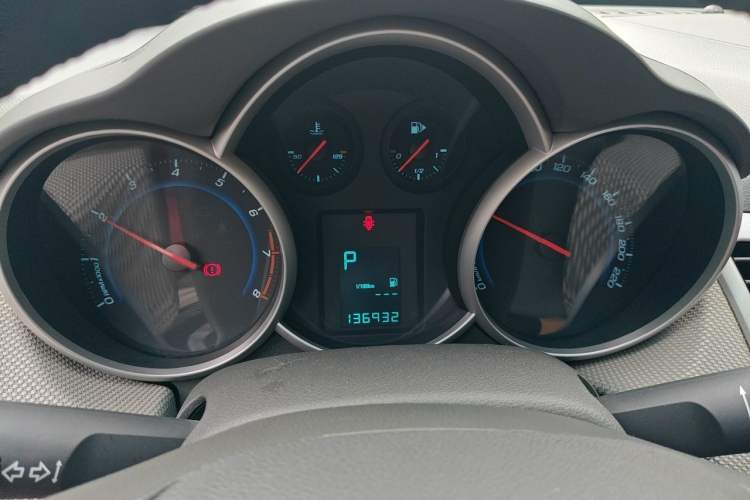 Used Chevrolet Cruze 2012 1.8L SE AT Instrument Cluster