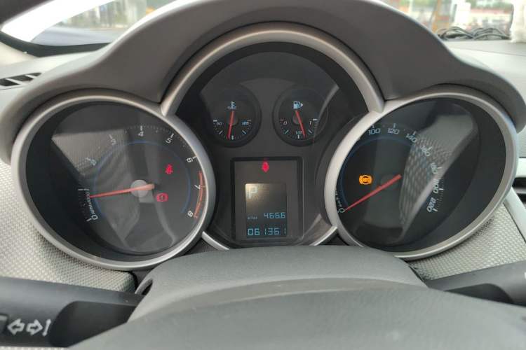 Used Chevrolet Cruze 2012 1.8L SE AT Instrument Cluster