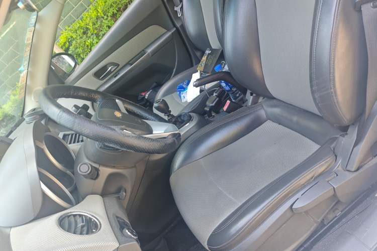 Used Chevrolet Cruze 2012 1.6L SL MT Left Front Seat