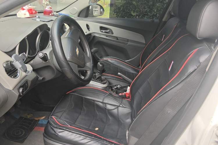 Used Chevrolet Cruze 2012 1.6L SE MT Left Front Seat