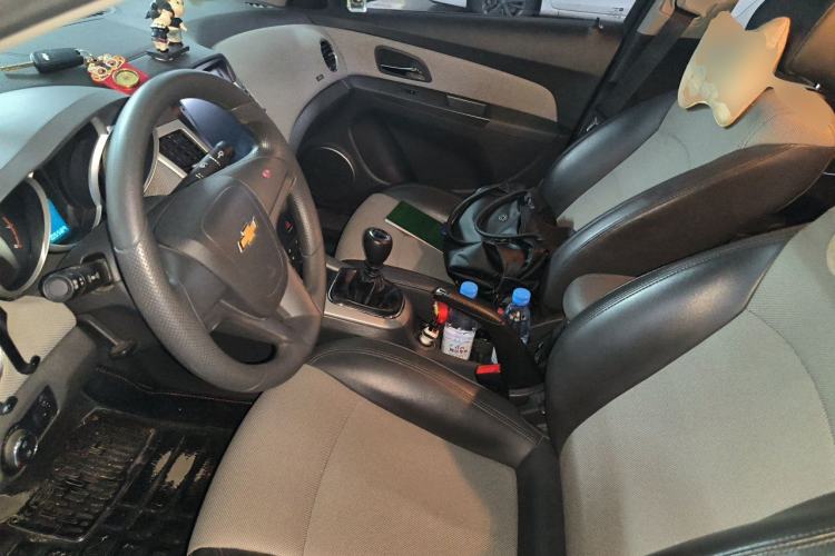 Used Chevrolet Cruze 2012 1.6L SE MT Left Front Seat