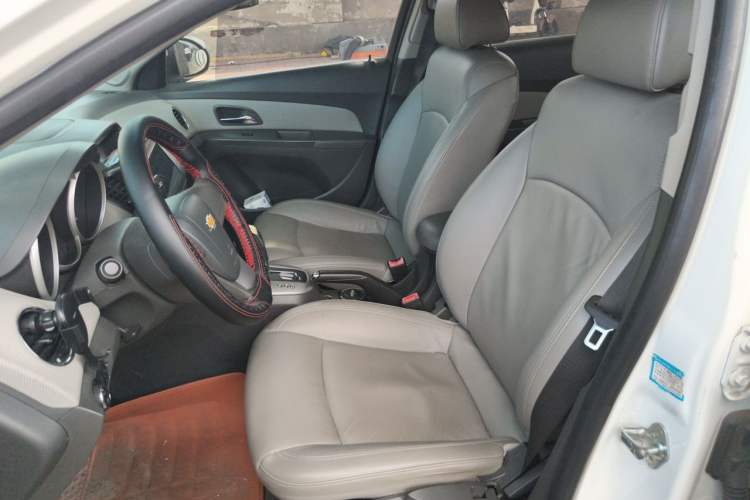Used Chevrolet Cruze 2012 1.8L SE AT Left Front Seat